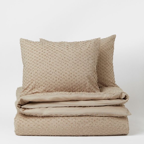 H&M Other - H&M Home King/Queen Plumeti Duvet Cover + 2 Pillowcase Set in Beige NEW